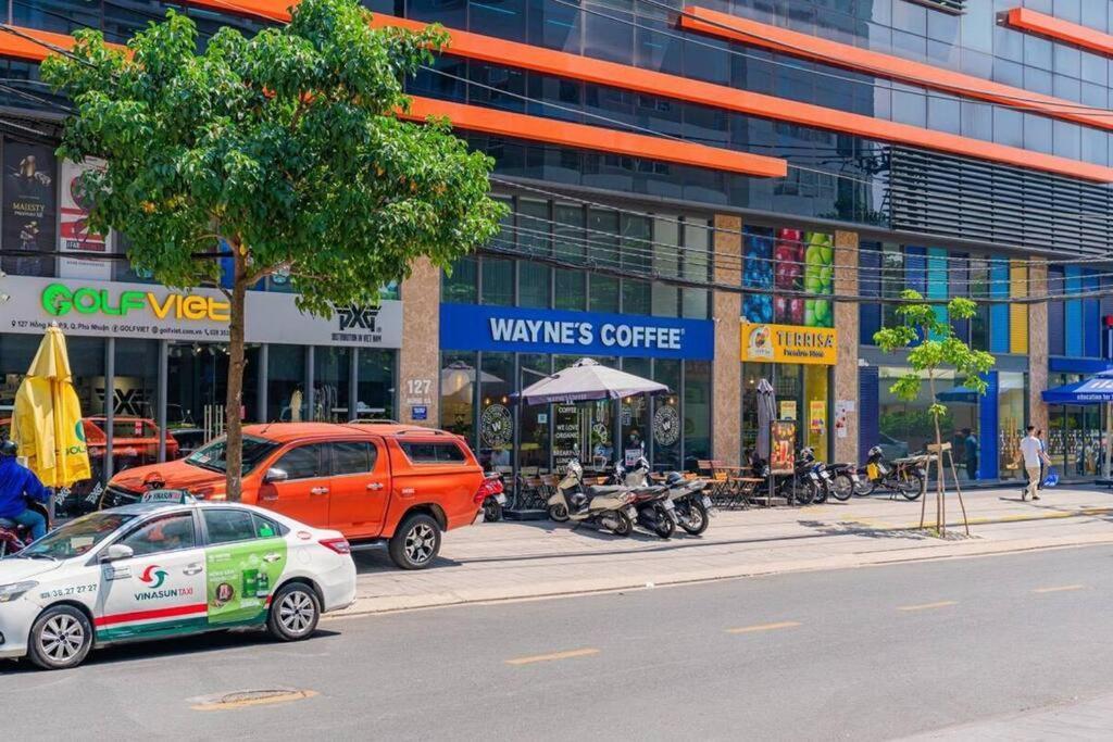 Appartement 2br Near Tan Son Nhat Airport - Luxury *