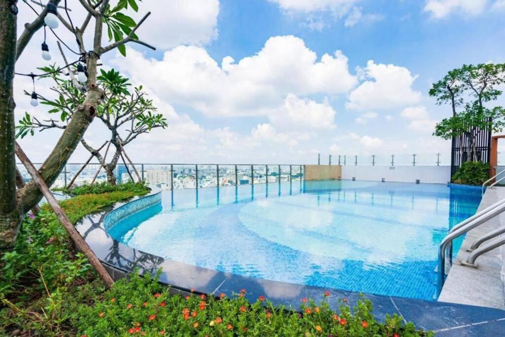 Appartement 2br Near Tan Son Nhat Airport - Luxury