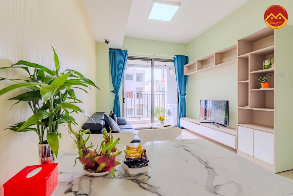Appartement 2br Near Tan Son Nhat Airport - Luxury *