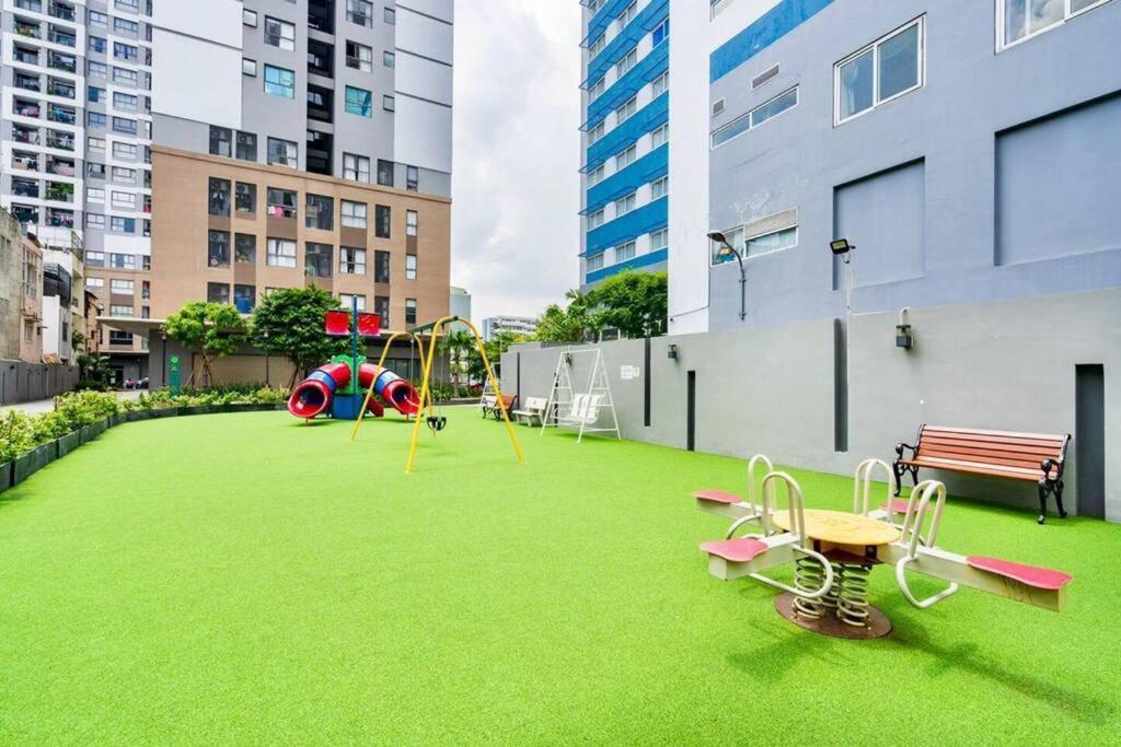 Appartement 2br Near Tan Son Nhat Airport - Luxury